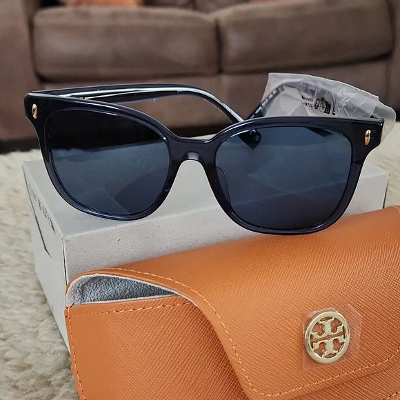 NWT IOB Tory Burch Transparent Blue Soft Square Sunglasses 👓💙🎁